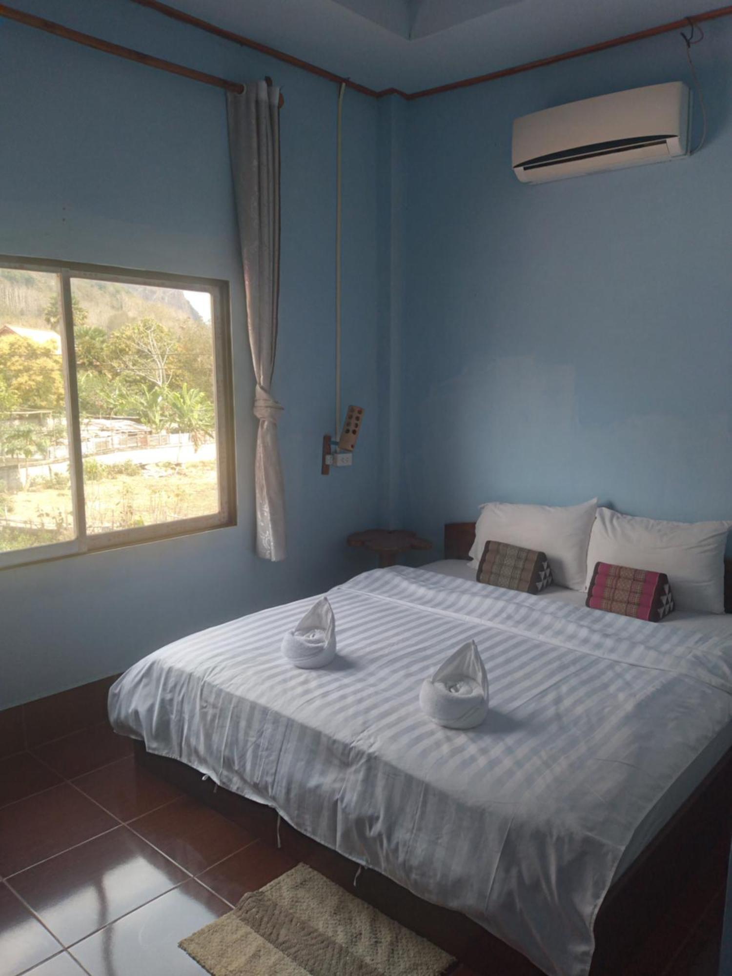 Lamorn Guesthouse Nong Khiaw Номер фото