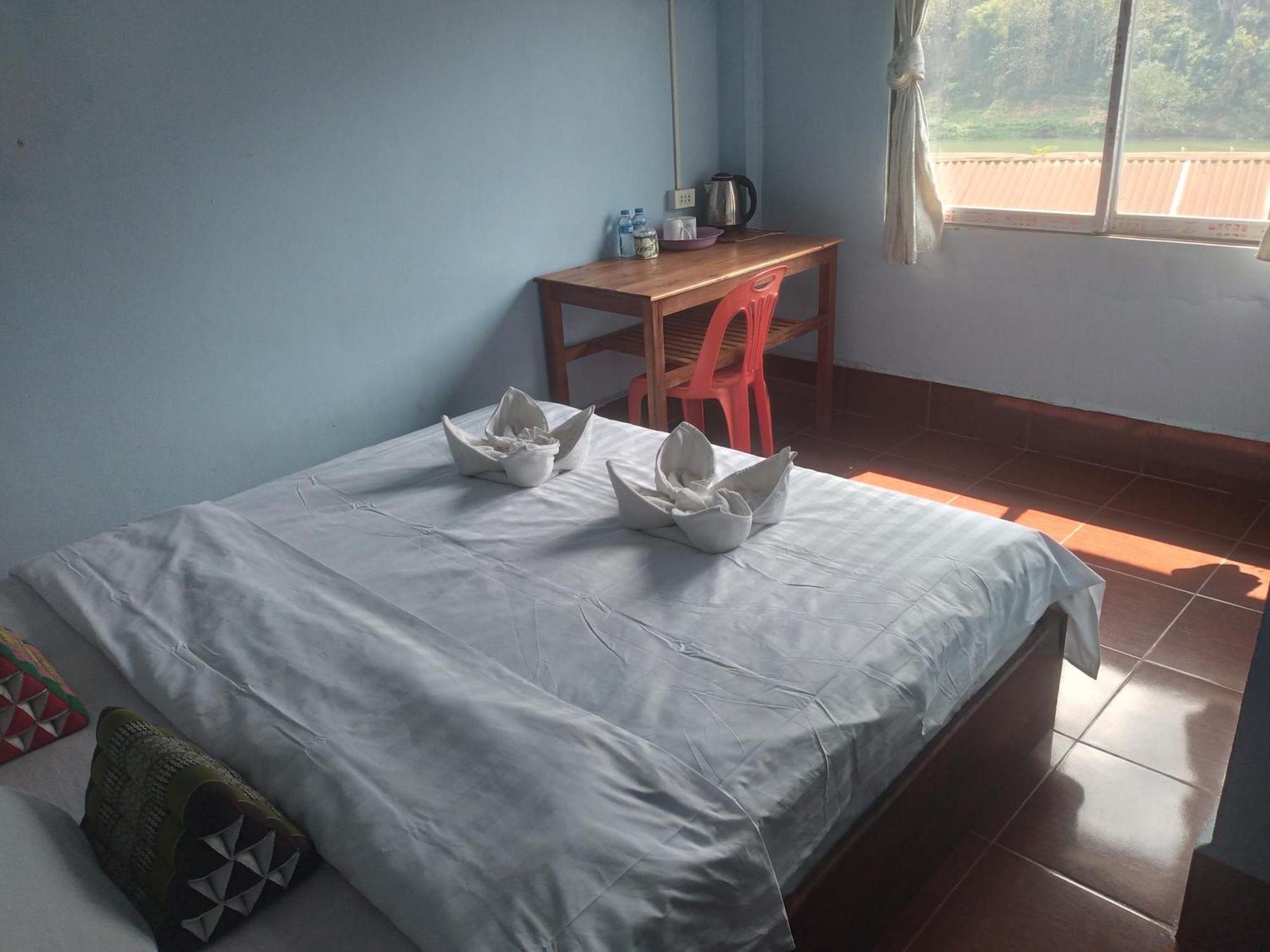 Lamorn Guesthouse Nong Khiaw Номер фото